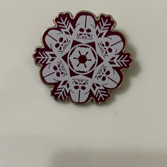 Disney Star Wars Snowflake Pin Set - Picture 2 of 5